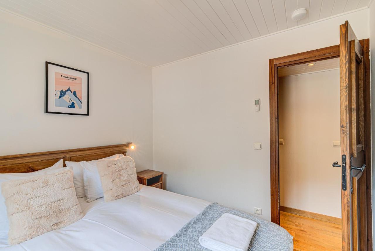 Apartment Les Drus - Alpes Travel - Chamonix - Sleeps 6 Exteriör bild